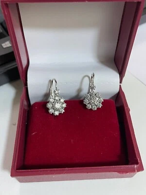 Boucles d'oreilles pendantes/gouttes en or blanc 14 carats avec finition diam... - Photo 1/4