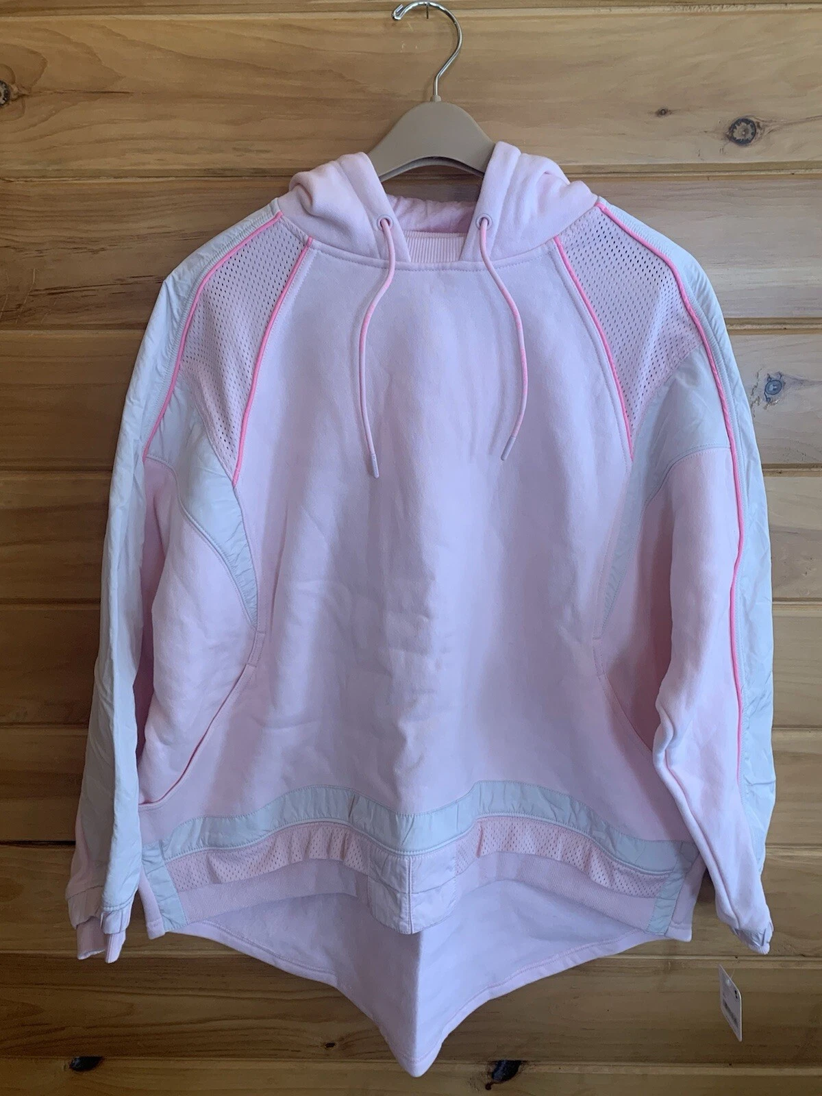 OFF WHITE FELPA CON CAPPUCCIO NUOVA CON ETICHETTE $168 FREE PEOPLE MOVEMENT GRANDE LOGO CIMELIO ROSA TASCHE OVERSIZE M