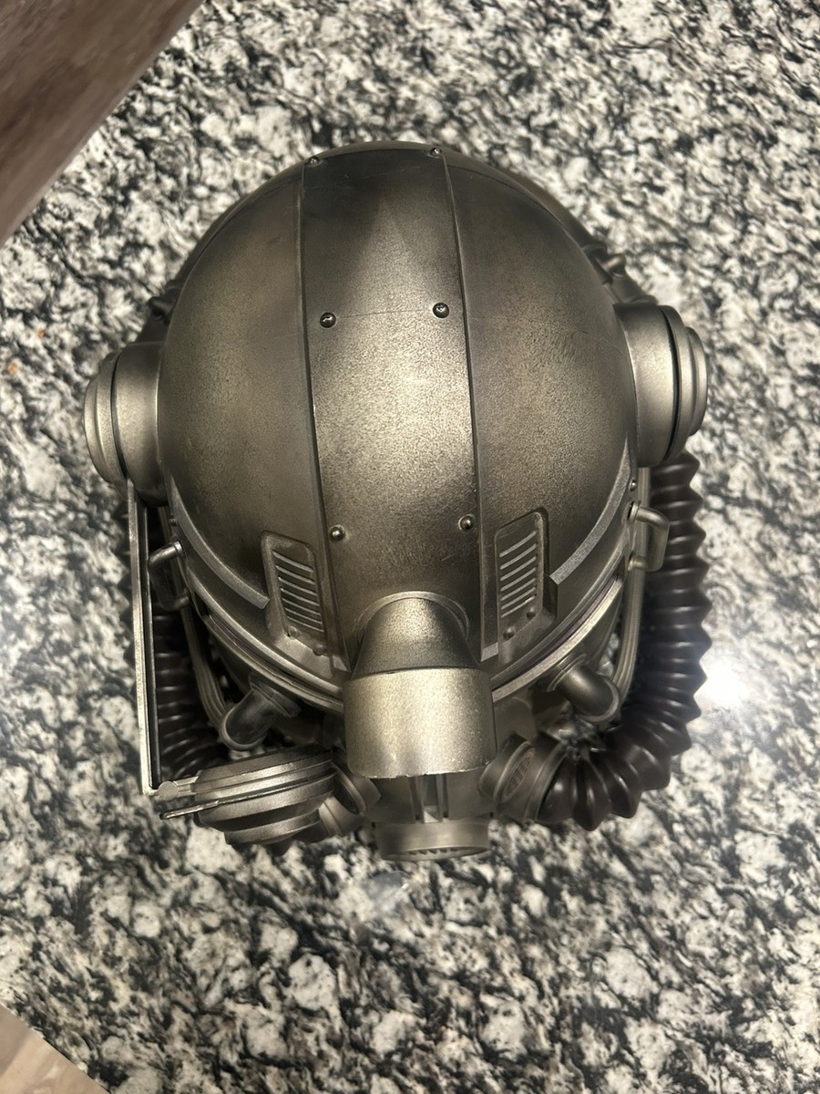Fallout 76 Power Armor Collectors Ed T-51b Wearable Helmet Light