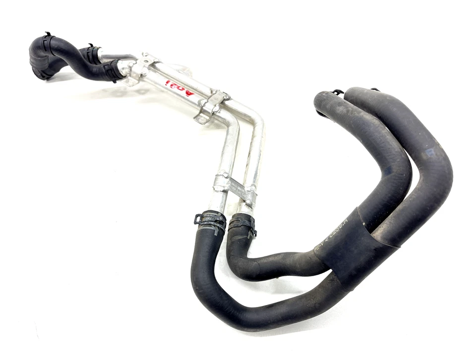 Manguera línea refrigerante lado izquierdo motor 4,8 L Porsche Cayenne S 2011-2016 7P5121065 Foto 3 de 4