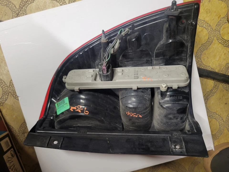 Luz trasera izquierda conductor para 04-07 Buick Rainier Foto 2 de 2