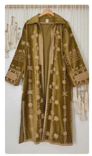 Handmade Velvet Suzani Embroidered Long Kimono Boho Suzani long Statement Jacket
Opens in a new wind