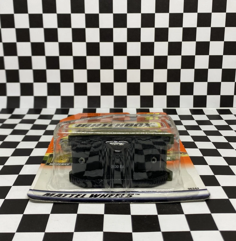 Matchbox 2000 Mainline Military Green M4A3 Sherman Tank 1/64 - Image 4 of 4