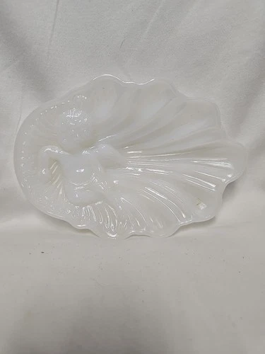 Vintage Avon White Milk Glass Cupid Angel Shell Soap Trinket Dish 1960s