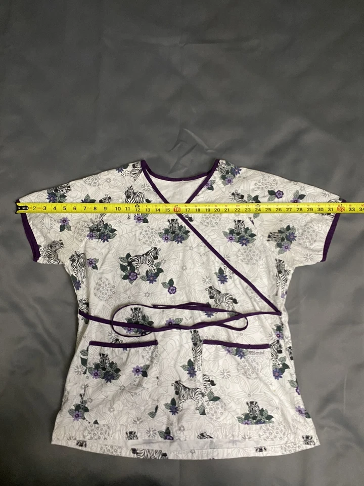 Blusa Médica UA Linda Cebra Corbata Trasera - Blanca Negra Púrpura SIN ETIQUETAS VER FOTOS Foto 3 de 4