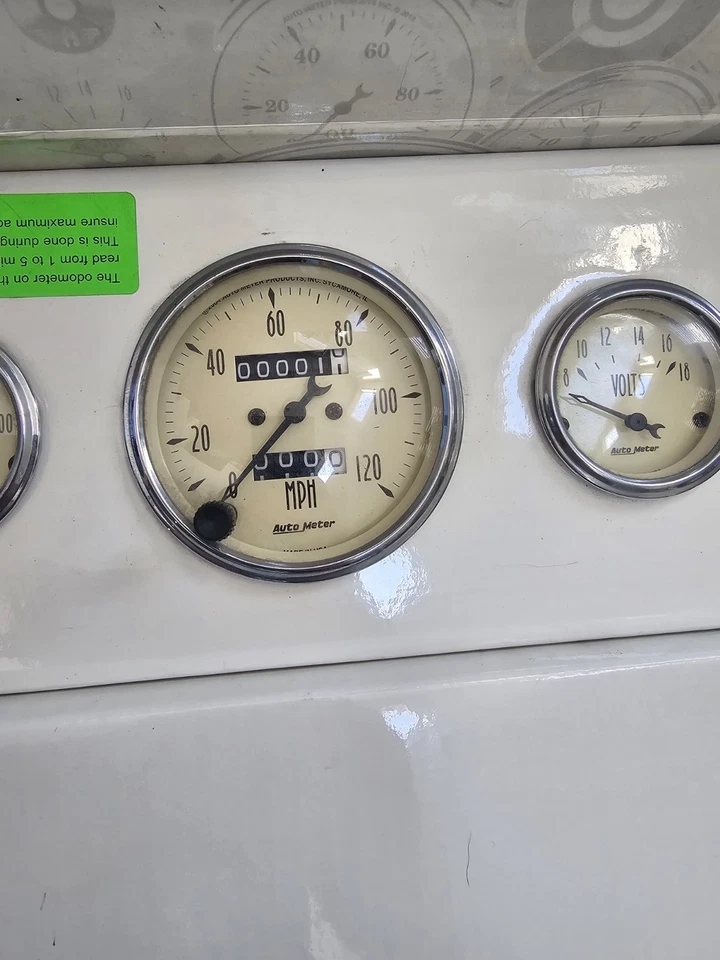 AutoMeter 5pc Gauge Kit 3-18" & 2-1/16" Mechanical Speedometer Antique Beige  - Image 3 of 4