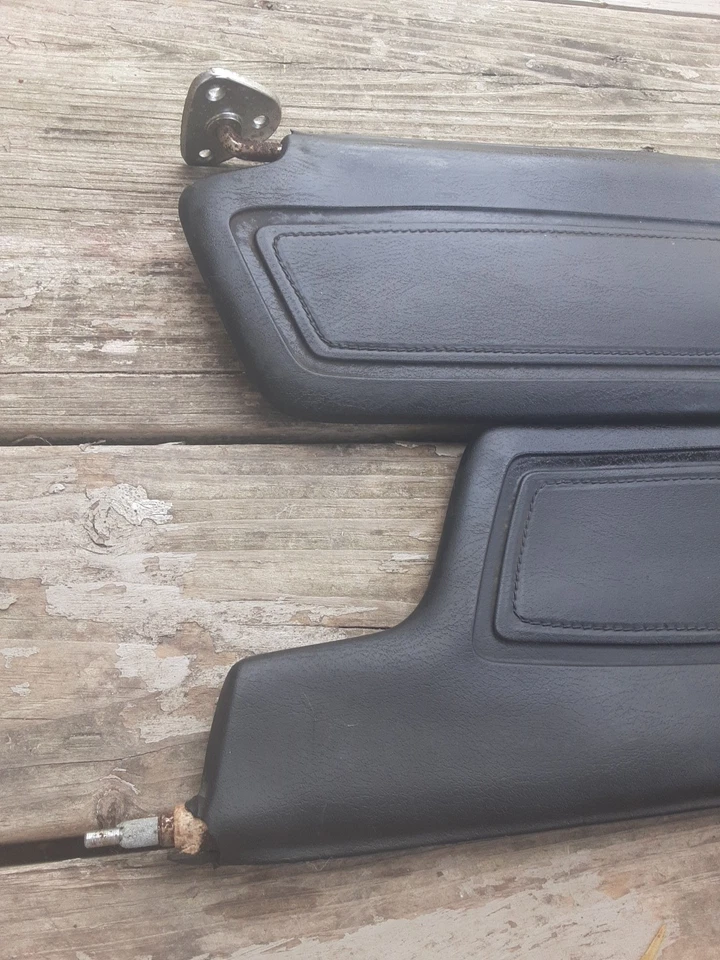 Plymouth VIP 383 FURY 1967 2 parasoles negros originales 67 Mopar OEM Foto 2 de 4