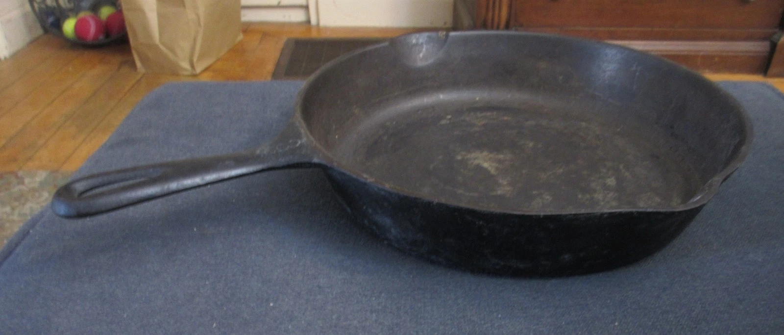 Vintage Cast Iron 10” Skillet Marked with #1 mmx