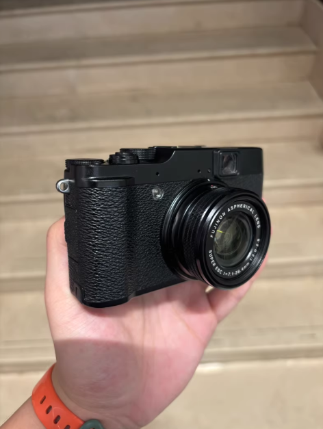 FUJIFILM X10 12MP 95%New Black Digital Cam 4x Optical Zoom Ultra