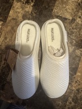 MUK Luks Contour White Slippers Size Small 5-6 Non Slip NEW