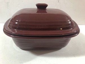 pampered chef casserole dish with lid