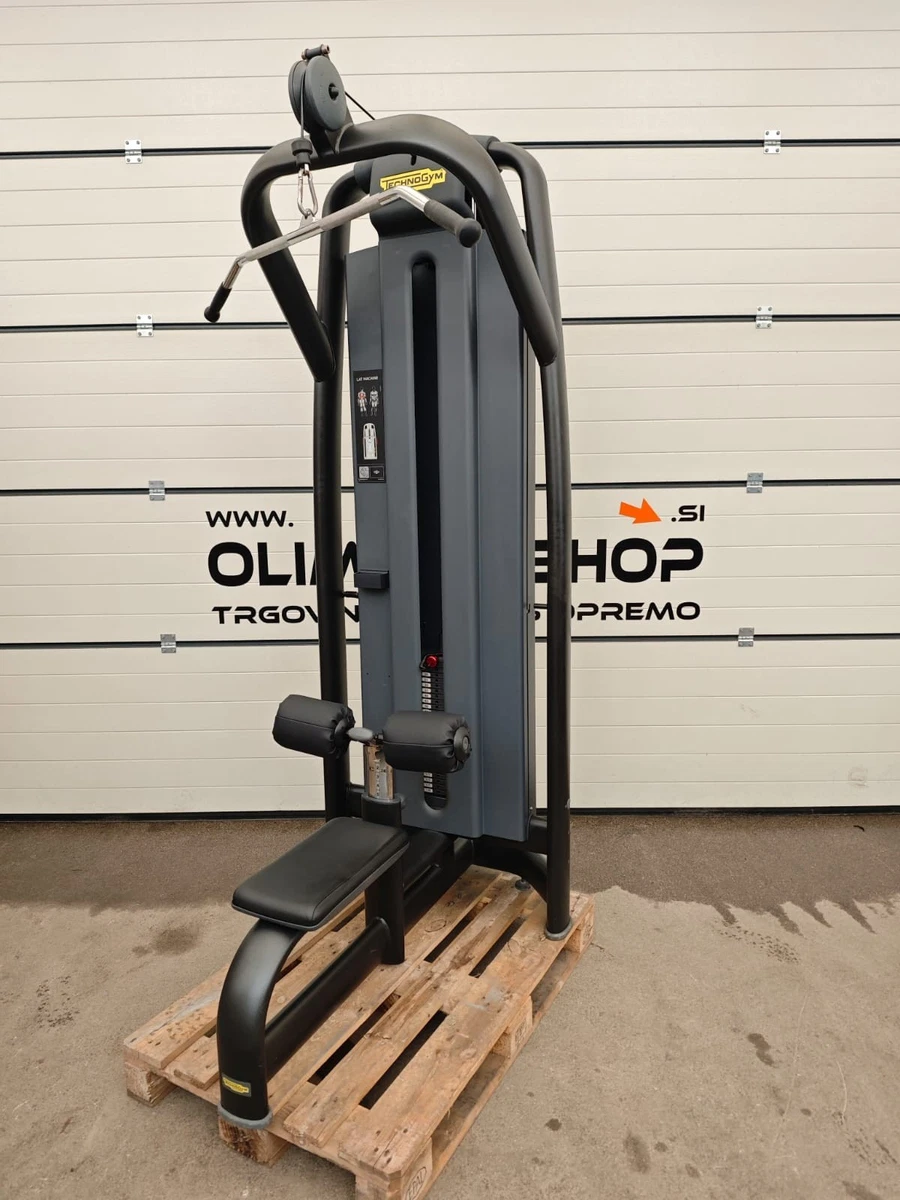 TECHNOGYM Selection Line PRO 700 Black– Latzug (Lat Machine)