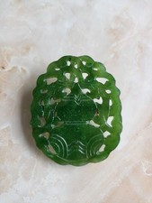 Alte Jade Brosche