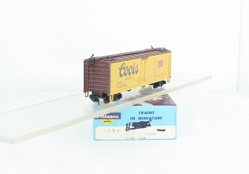 HO Athearn 5203 Coors Beer Wood Scribed Reefer Excellent - Image 2 of 4