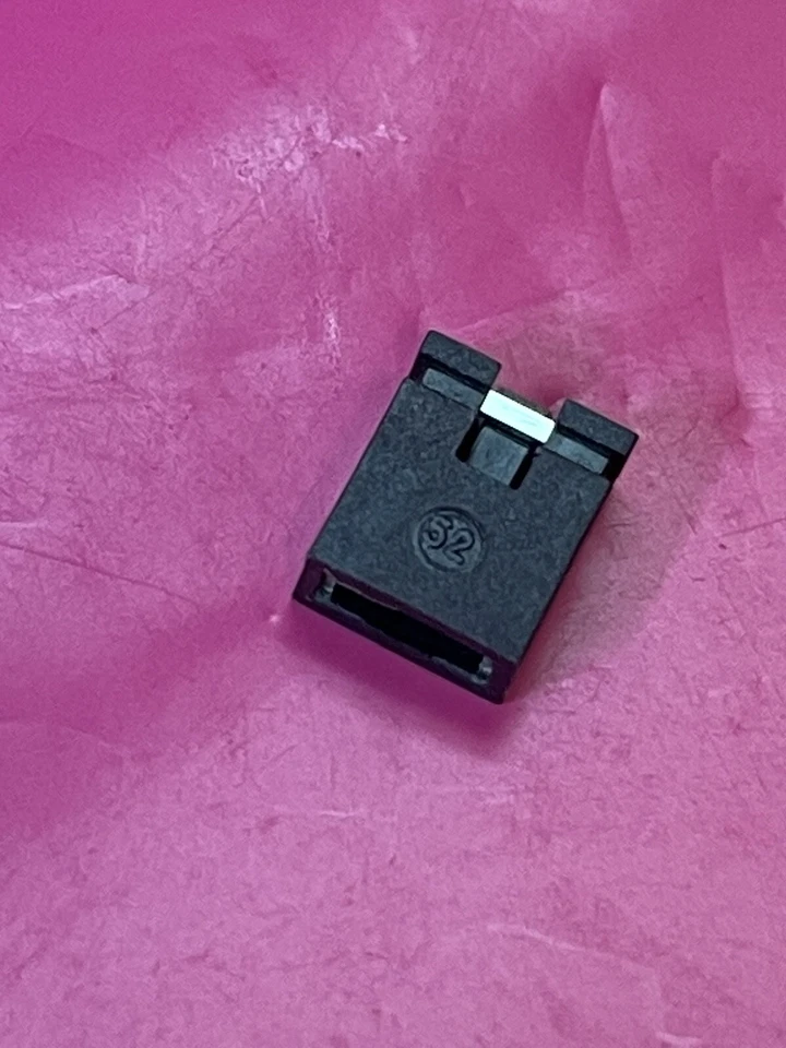 Samtec (500 Count) SNT-100-BK-T 2 POS Shunt Connector Black Open Top 0.100" Tin - Image 4 of 4