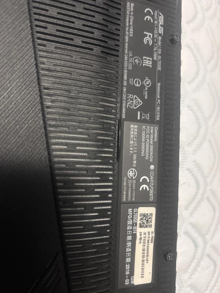 ASUS GL703GE-IS74 Rog STRIX Scar 17,3 pulgadas Intel Core i7-8750H 16 GB RAM 256 GB SSD Foto 2 de 2