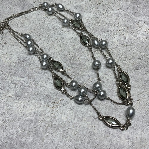 Modern signed MONET gray pearl and bezel rhinestone multi-strand necklace - Picture 4 of 6