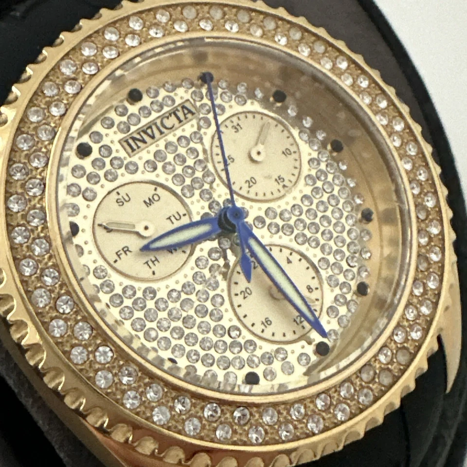 Reloj para dama Invicta Angel cristal esfera dorada silicona negra 28485 Foto 3 de 4