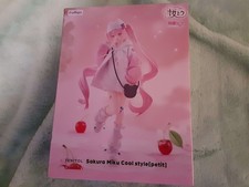 Sakura Miku Cool Style Petit Figure Hatsune Miku Vocaloid FuRyu TENITOL