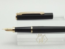 Vintage Sheaffer Fashion Matt Black Fountain Pen, GT, Fine GP Steel Nib *MINT*