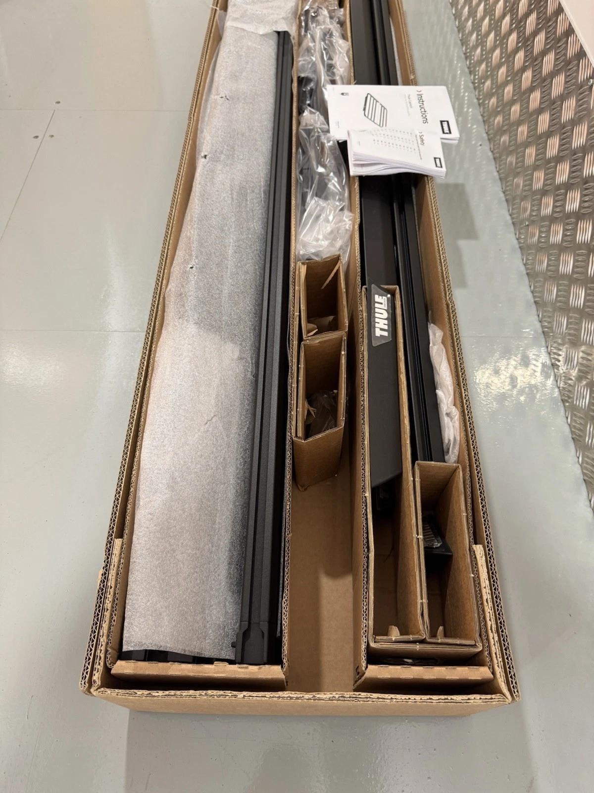 Thule Caprock XL Roof Platform Extra Large 611004 Brand New In Box 6