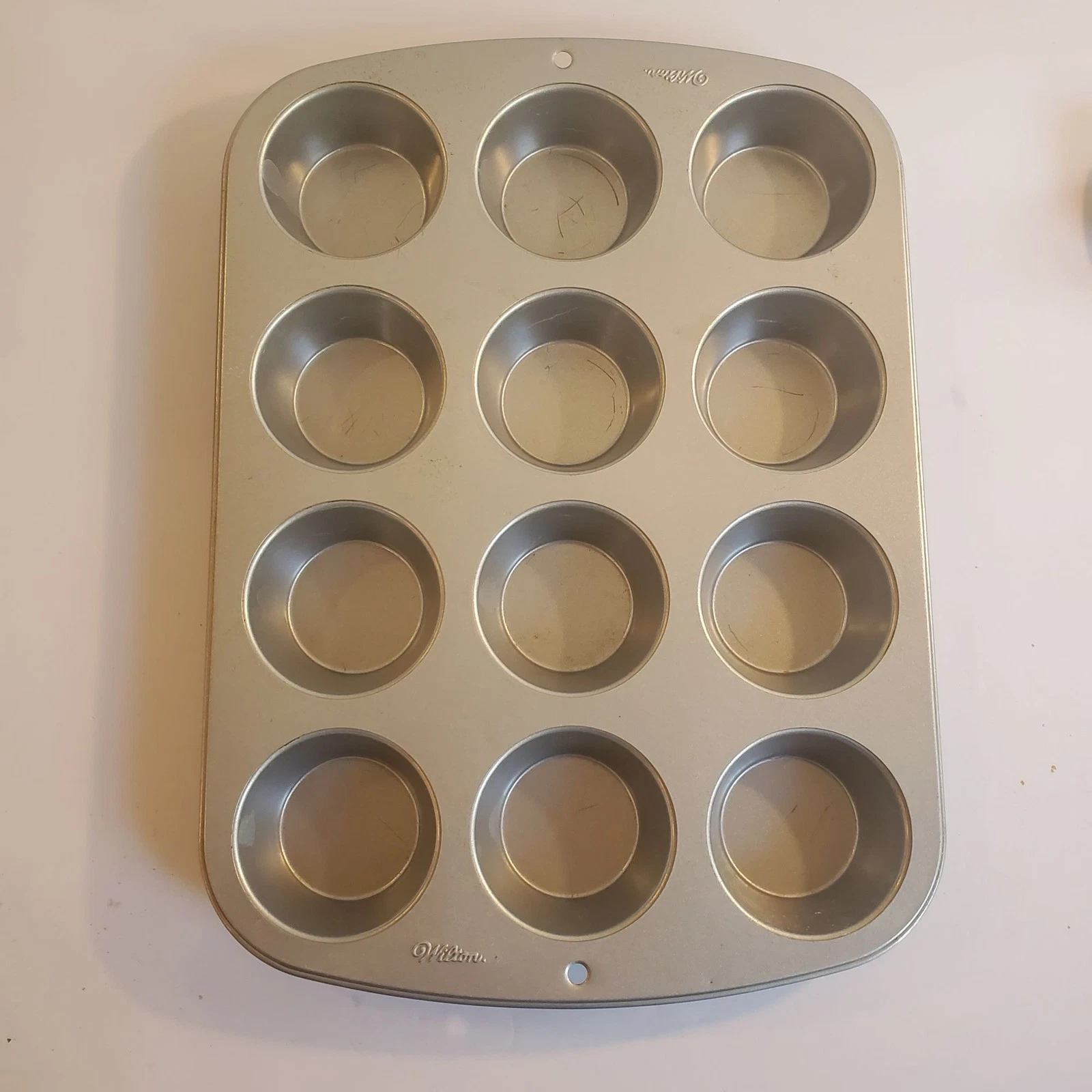Wilton Cupcake Muffin Baking Pan Tray Kitchenware Non Stick Metal 12 Count
