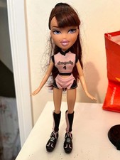 Bratz Doll - Play Sportz Softball Phoebe