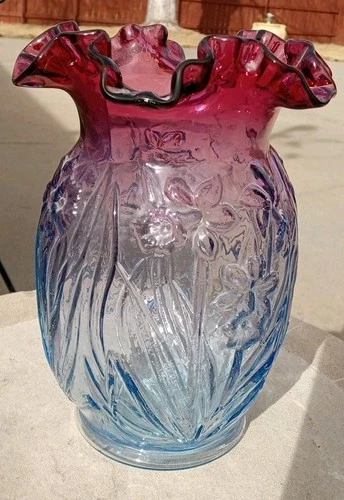 Vintage Fenton Blue To Purple Ruffle Daffodil Flower Art Glass Vase 8 Inch