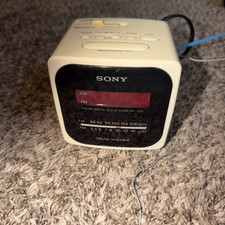 Sony Dream Machine Cube Alarm Clock AM/FM Radio Model ICF-C122 Cream LED Tested