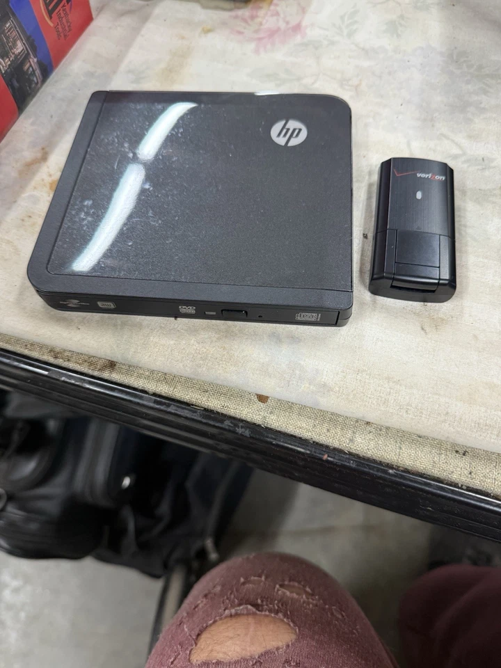 Laptop Dell Inspiron Mini 1012 negra, Windows 7, cargador, disco duro, todos los cables. Foto 3 de 4