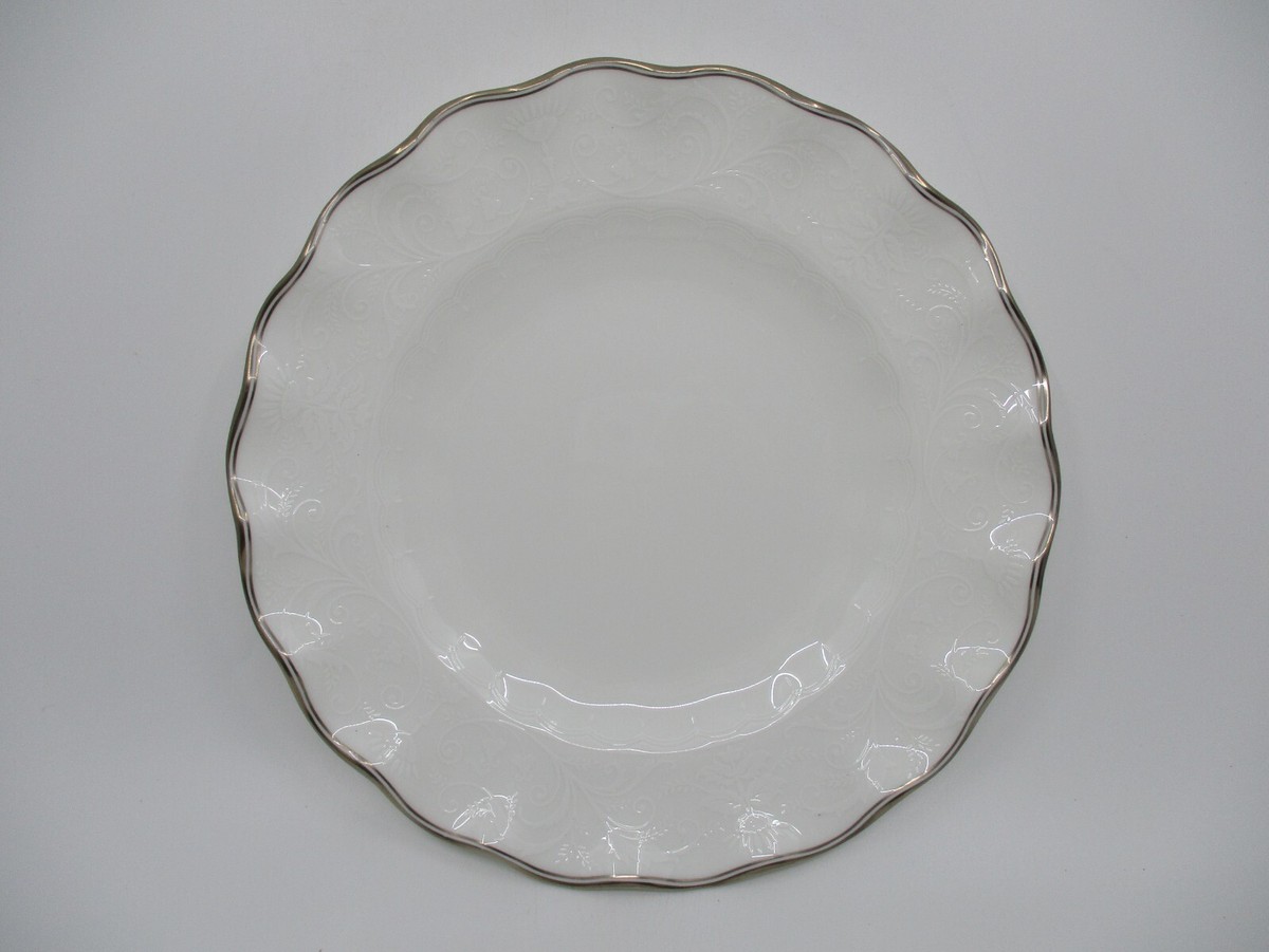 ROYAL CROWN DERBY DARLEY ABBEY PURE-PLATINUM FLUTED SALAD PLATE
