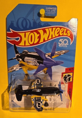 2017 Hot Wheels HW DAREDEVILS MAD PROPZ BLACK & YELLOW 03 4/5