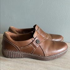 Clarks collection women  s brown leather slip on size 7