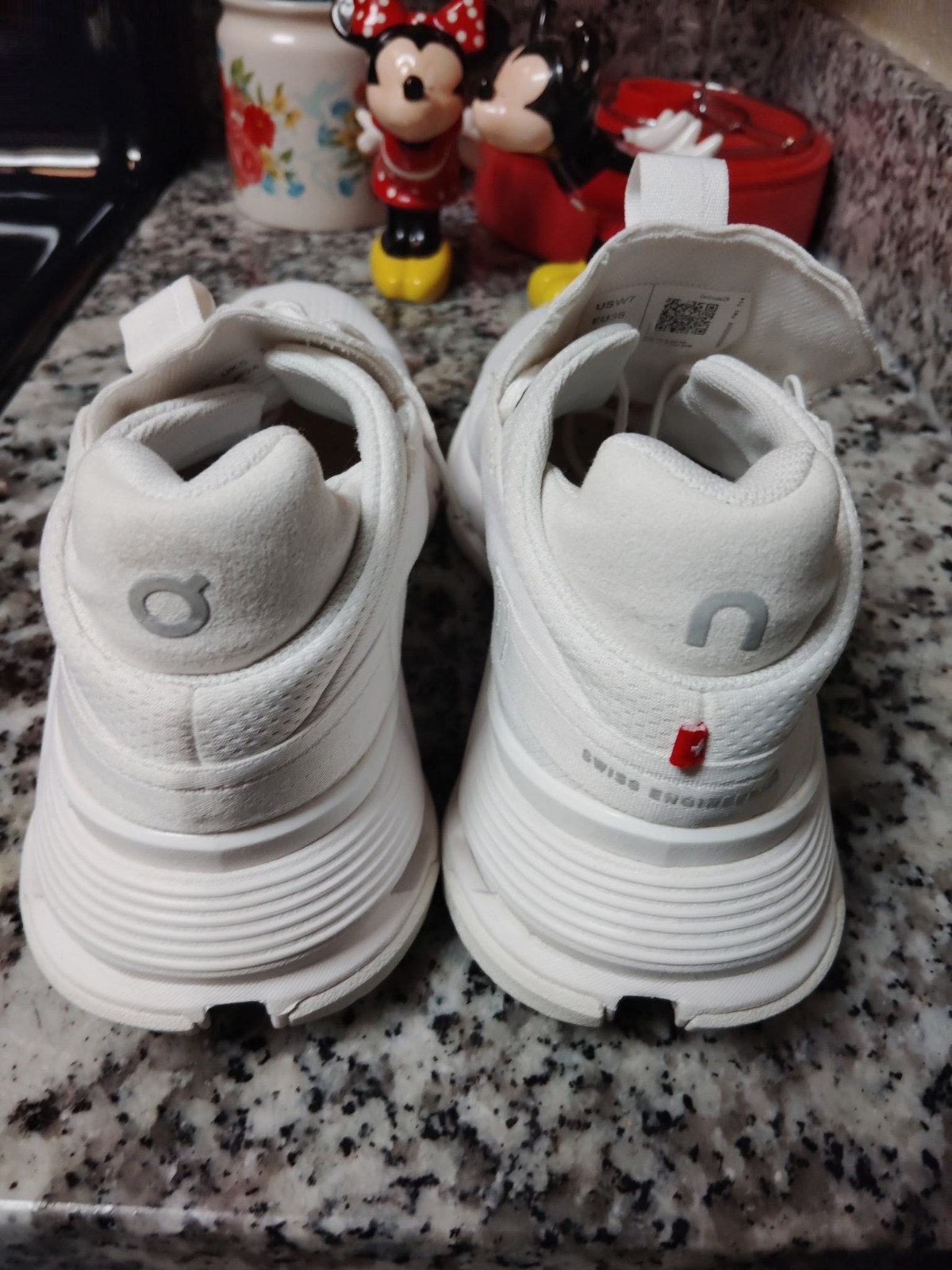 Oncloud Cloudnova 2 Size 7 Women's - image 3