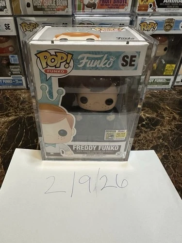 Funko Pop! Vinyl: Funko - Freddy Funko (as Superman) - Funko Shop (Exclusive)...