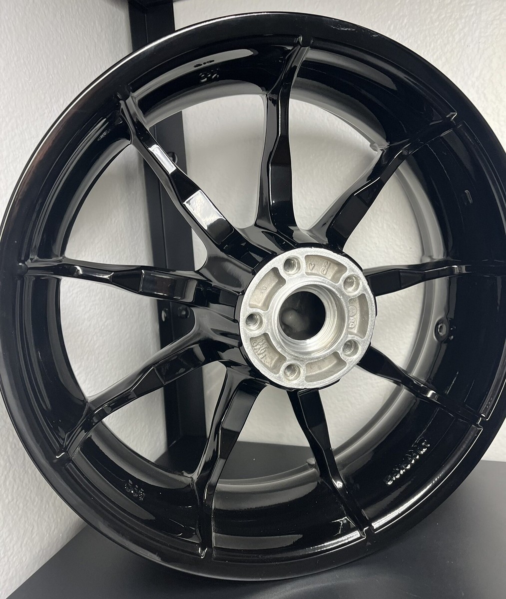 Harley Low Rider FXLRS FXLRST 40900476 BLACK REAR WHEEL 2018 Harley Low Rider FXLRS FXLRST 40900476 BLACK REAR WHEEL 2018
