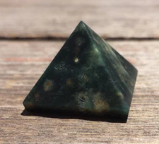 NATURAL RAINFOREST RHYOLITE SMALL GEMSTONE PYRAMID 20-22mm