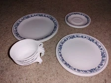 Vintage Corelle Old Town Blue Onion 16 Pieces Dinner Salad Cup & Saucers