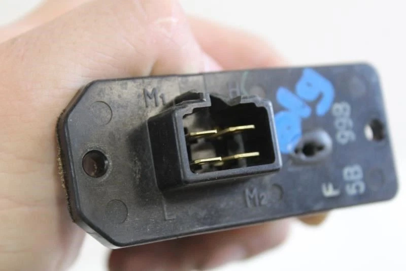 2000 2001 2002 2003 2004 2005 TOYOTA MR2 SPYDER HEATER BLOWER RESISTOR - Image 3 of 4