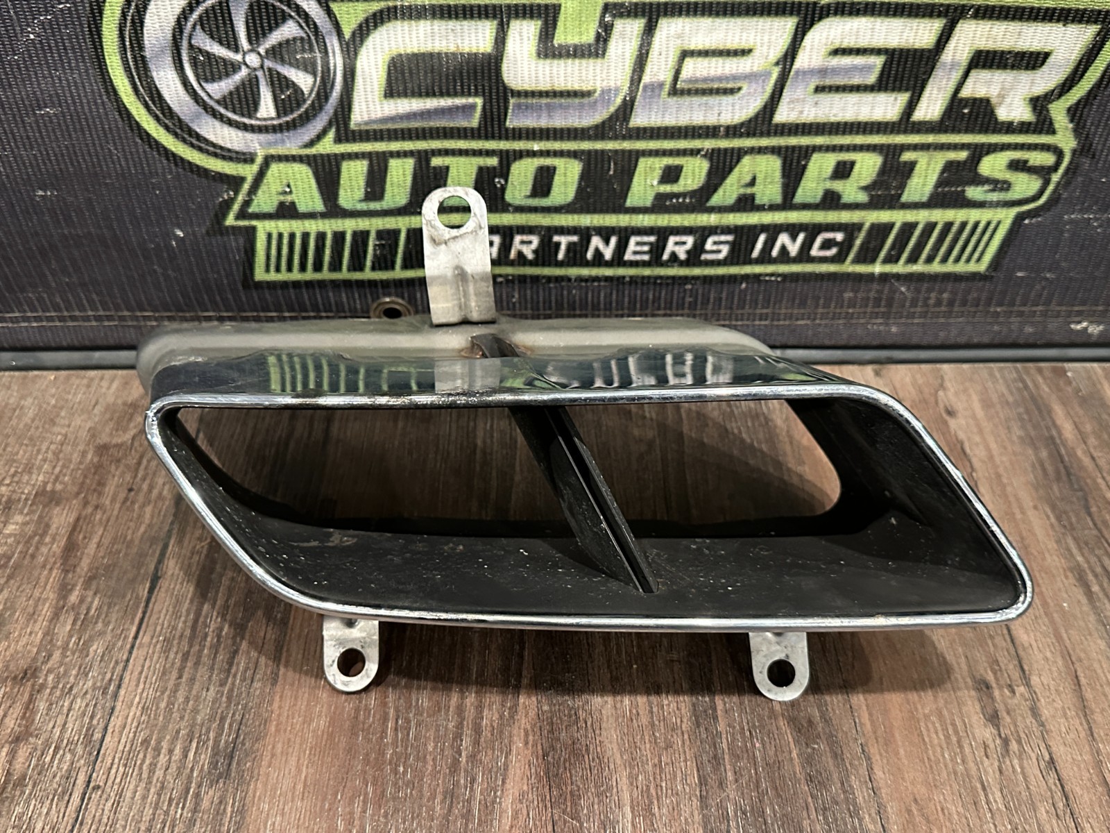 Audi R8 2017 REAR+LEFT Exhaust tip P/N 4S0251238