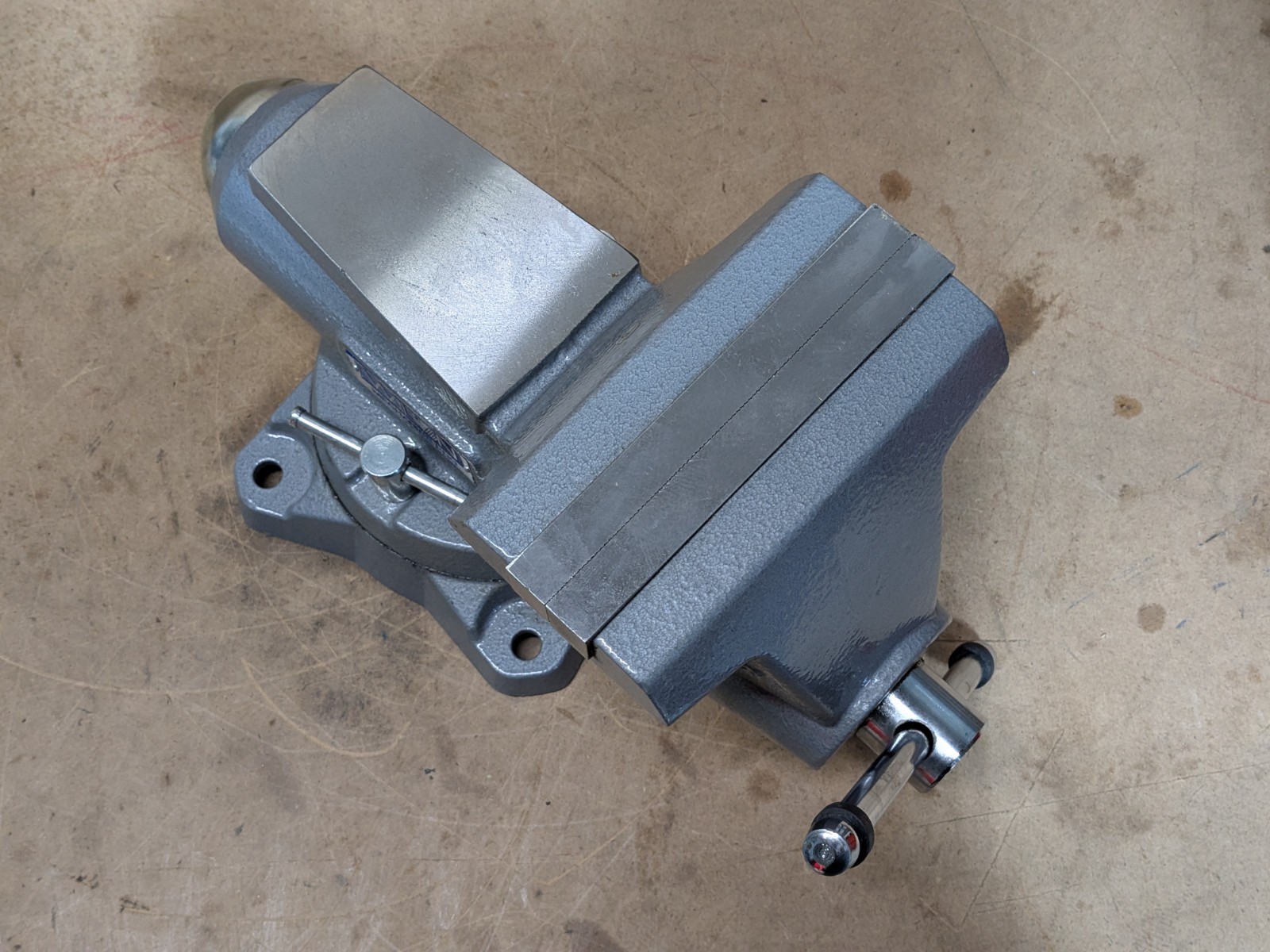 Wilton Mechanics Pro Bench Vise w/ Swivel Base 6-1/2" Jaw Width 28812