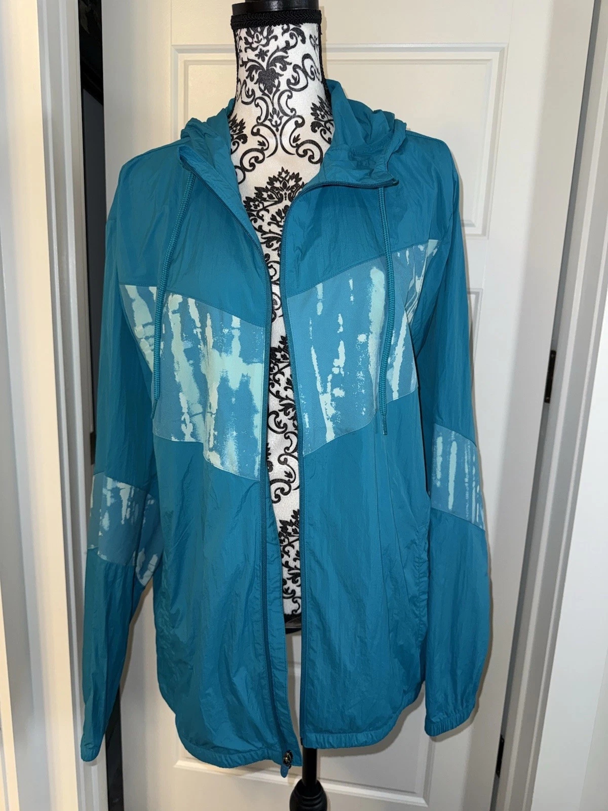 NWT Size XL Tek Gear Hooded Full zip Windbreaker Jacket - Lightweight