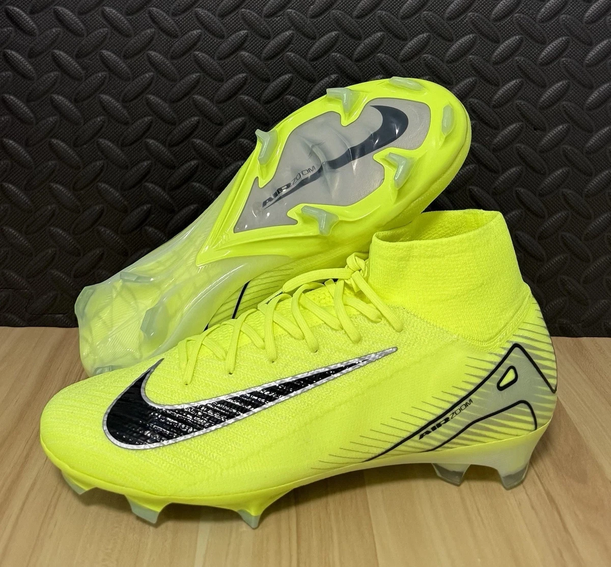 Preços baixos em Chuteiras de futebol Nike Amarelo para Homens | eBay