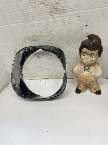 GM 483412 Right Hand Headlamp Headlight Bezel 1970-1973 Pontiac Firebird CRACKED - Picture 2 of 6