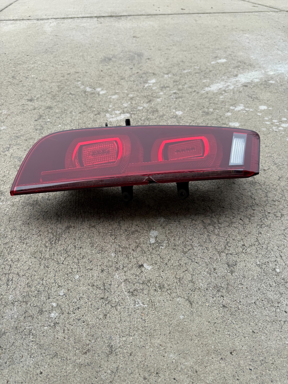 2008-2013 AUDI R8 REAR RIGHT  TAILLIGHT LAMP TAIL LIGHT OEM - Chipped Lens