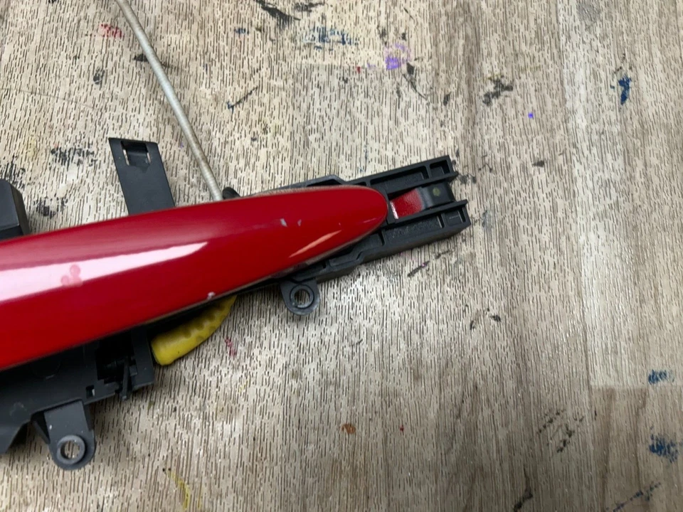 BMW 128I 135I OEM 2008-2013 2 PUERTAS PASAJERO DERECHO EXTERIOR MANIJA ROJA Foto 2 de 4