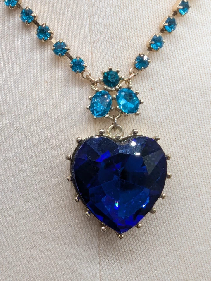 Collar Betsey Johnson Azul Laguna Aqua Joya Grande Cristal Corazón Declaración Foto 2 de 4