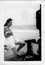 VINTAGE 1940s 50s WOMAN SWIMSUIT BEACH PIER OCEAN FASHION ORIGINAL SNAPSHOT