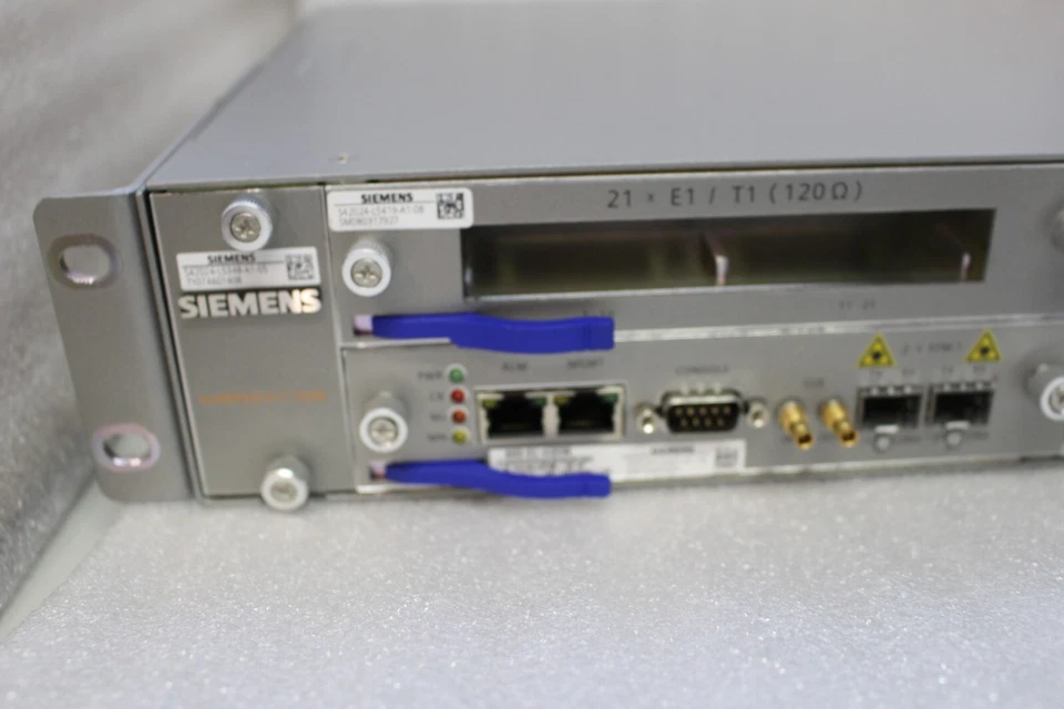 Nokia Siemens Networks Surpass Hit 7030 mit  3x 21x E1/T1 & 600-01-42036 Modulen - Bild 2 von 4