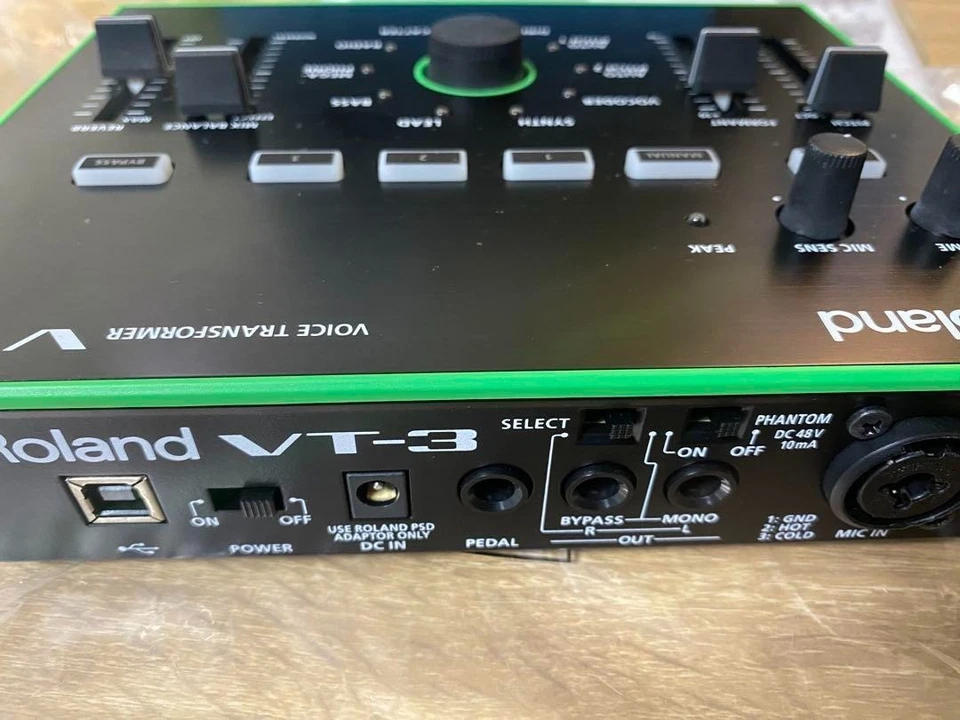 Roland AIRA VT-3 Voice Transformer Effects Processor Adapter - Image 3 of 4